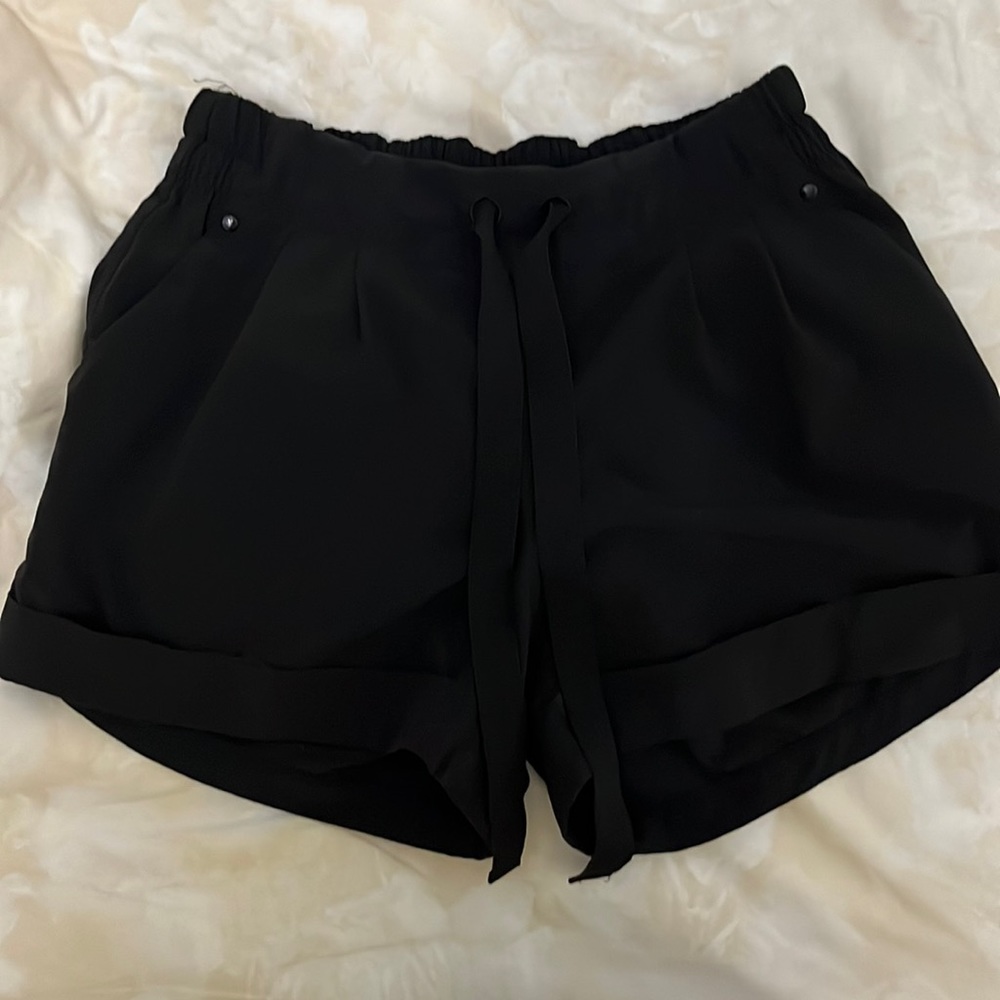 Lululemon drawstring shorts size 4